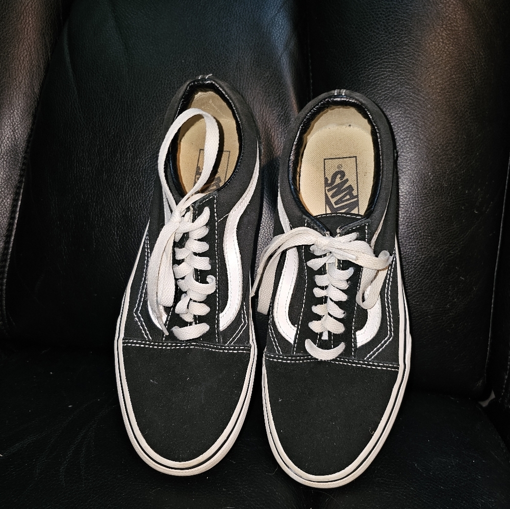 Size 7 black vans
